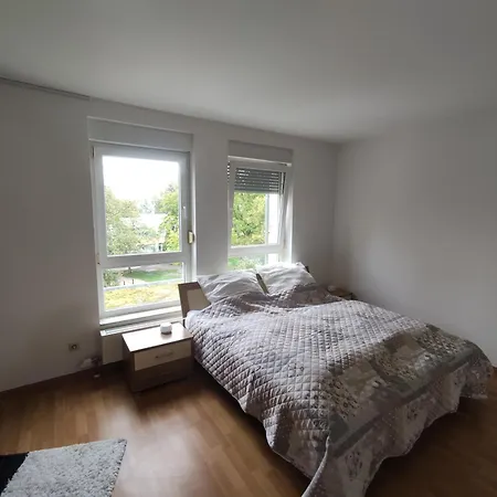 - Clausewitzstrasse Хемниц